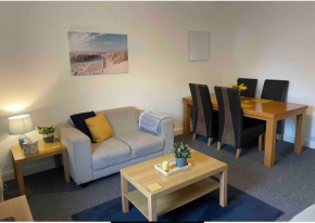 3BR-Sleeps6-Parking-Patio-NearCoast